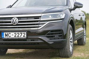 Pildosi blogiausias scenarijus: „Volkswagen“ apyvarta smuko milijardais eurų