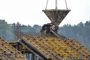 Per mėnesį nuo karantino pradžios Lietuvoje atleista dešimtys tūkstančių žmonių