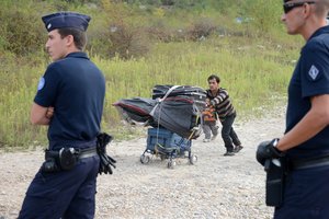 Rumunijoje apvirtus laivui su migrantais žuvo žmogus, dar aštuoni dingo