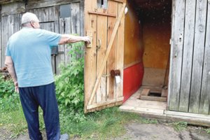 Vilniaus centro gyventojai vis dar varsto lauko tualetų duris – palaidojo viltis sulaukti patogumų