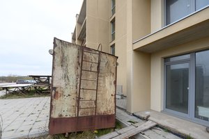 Į savo butą vilnietis patenka tik per balkoną – daugiabutyje jį įkalino ne baisusis užkratas 