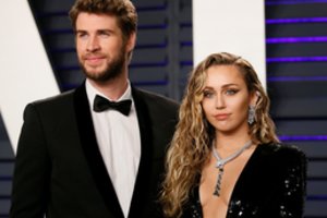 Liamas Hemsworthas pakilo iš ligos patalo ir šeimos griuvėsių