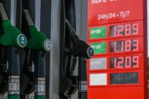 Neįtikėtini dalykai pasaulio ekonomikoje: nafta nekainuoja nė cento