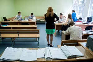 Žinia abiturientams: jei nepavyktų surengti egzaminų, stojančiuosius galėtų testuoti universitetai