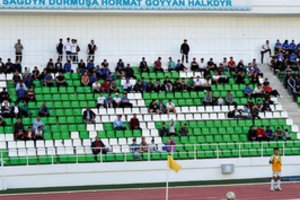 Turkmėnistanui koronavirusas nė motais – užsikrėtusių nė vieno, todėl atnaujino futbolo čempionatą