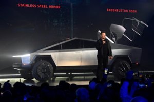 E. Muskas atskleidė keistą detalę apie „Cybertruck“ – kurį laiką jis netgi plūduriuos