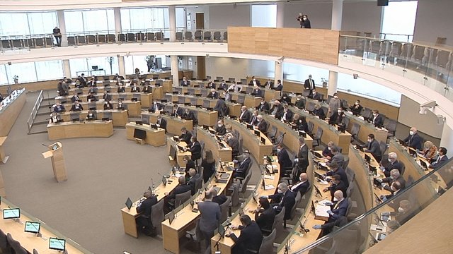 Kol vieni per karantiną taupo, Seimas parlamentines lėšas išleido kone maksimaliai