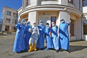 Seimas pritarė: rezidentams 15 proc. didėja atlyginimai