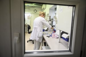 Lietuva pereina į kitą koronaviruso etapą – bus tiriama visa populiacija