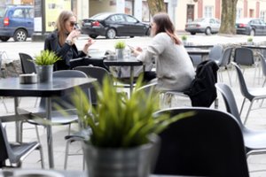 S. Skvernelis pristatė, kaip nuo pirmadienio galėtų vykti lauko kavinių veikla