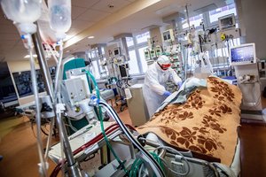 Mirė 40-tas Lietuvoje COVID-19 užsikrėtęs žmogus