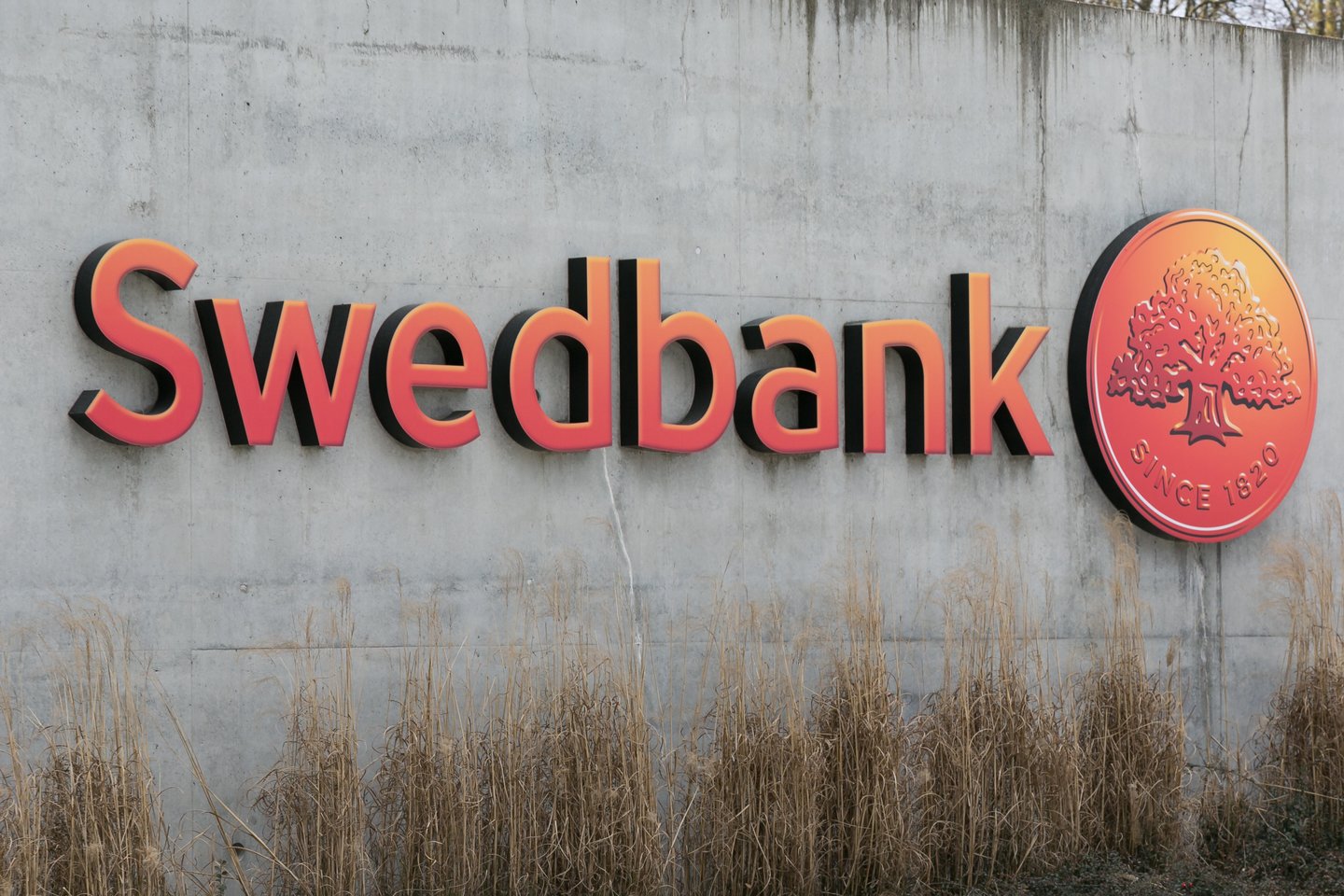 Naktį iš trečiadienio į ketvirtadienį „Swedbank“ planuoja vykdyti reguliarų IT sistemų atnaujinimą.<br>T.Bauro nuotr.