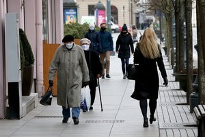 Į koronavirusą vyresni žmonės reaguoja ypač jautriai: specialistė jiems turi 3 rekomendacijas