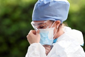 Įstaigų vadovai nežino, kaip ir iš kokių lėšų didinti medikams algas