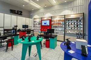 „Tele2“ ir „Bitė“ atnaujina prekybos tinklo veiklą – šalyje atidaromi salonai