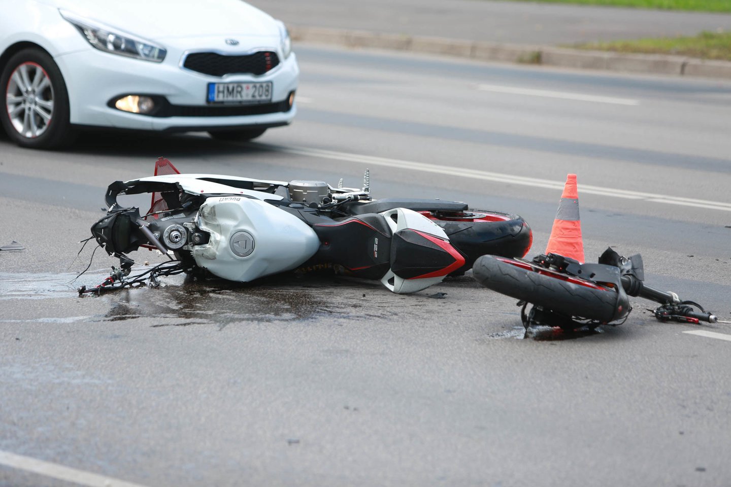 Per pastaruosius trejus metus eismo įvykiuose nukentėjusių motociklininkų skaičius nuolat augo.<br>G.Bitvinsko nuotr.