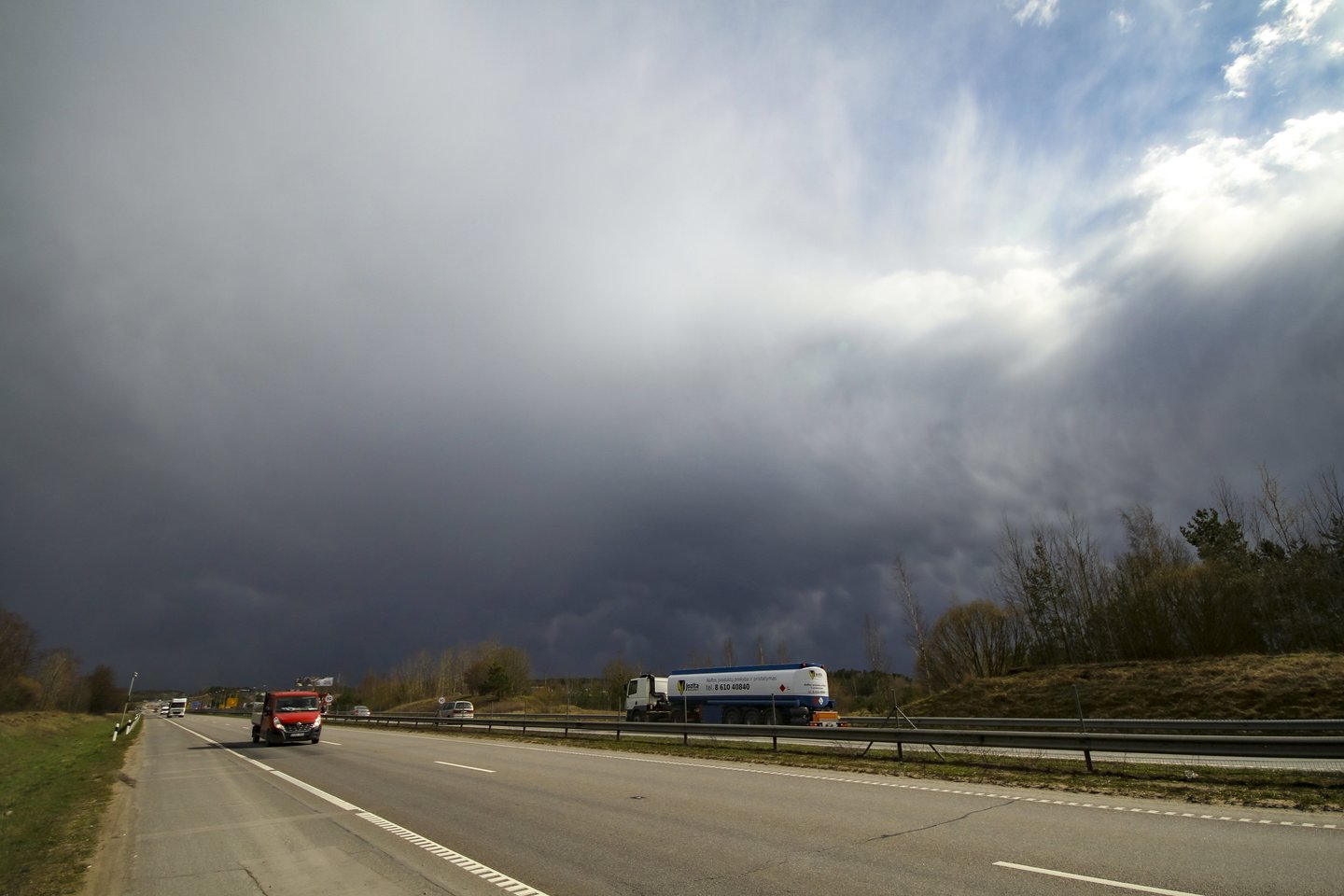 Kritulių daug nebus, tačiau ir šiluma nebus labai didelė.