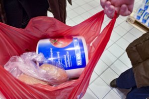 Pastebėjo, ko lietuviai perka gerokai mažiau nei prieš karantino įvedimą 