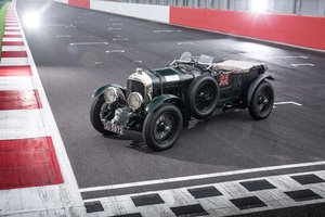 „Bentley“ nusprendė pagaminti senus modelius, bet tam priešinasi gerbėjai