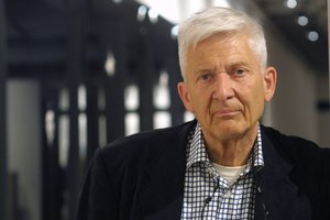 Šviesaus atminimo P. O. Enquistas yra davęs interviu „Lietuvos rytui“: „Rašytojai visada meluoja“