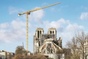 Tęsiantis pandemijai atnaujinami Paryžiaus Dievo Motinos katedros atstatymo darbai