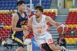 Ukrainietis paatviravo, kiek tūkstančių per mėnesį Taivane gaudavo E. Šeškus ir kokie galiojo draudimai