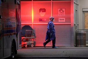 Sąmokslo teorija sugriovė šeimos gyvenimą – moteris apkaltinta į šalį atvežusi koronavirusą