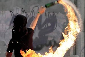 Žlugti pasmerktas Artūro Areimos teatras prašo pagalbos