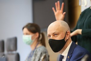 Naujas koronaviruso prognozes Lietuvai paskelbęs A. Veryga paaiškino, kur dingo 100 užsikrėtimo atvejų