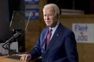 JAV prezidento posto siekiantį J. Bideną parėmė ir H. Clinton