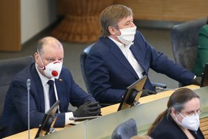 R. Karbauskis su S. Skverneliu Prezidentūros klaidas taisys patys: dėl teisėjos kreipsis į KT