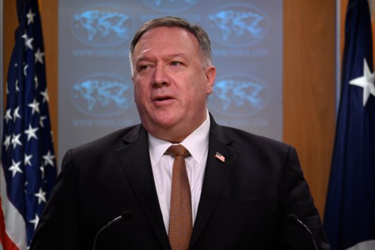 M. Pompeo: JAV visais būdais sieks Iranui taikomo ginklų embargo pratęsimo
