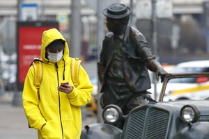 Rusijoje pasiūlyta draustis nuo koronaviruso: suskubo tūkstančiai