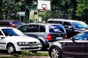 Automobilių stovėjimo tvarka Vilniuje sudomino STT