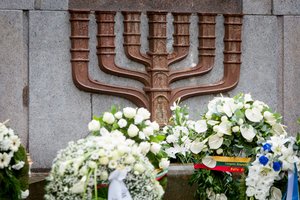 Lietuva ir Holokaustas: vietoj žaizdų gydymo – nesibaigiantys traukuliai (II dalis)