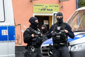 Izraelio aviacija Sirijoje smogė „Hezbollah“ kovotojų raketų sandėliui 