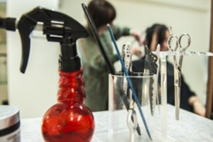 Patikrino, kaip laikosi taisyklių karantino metu: labiausiai prasikalto grožio paslaugų tiekėjai