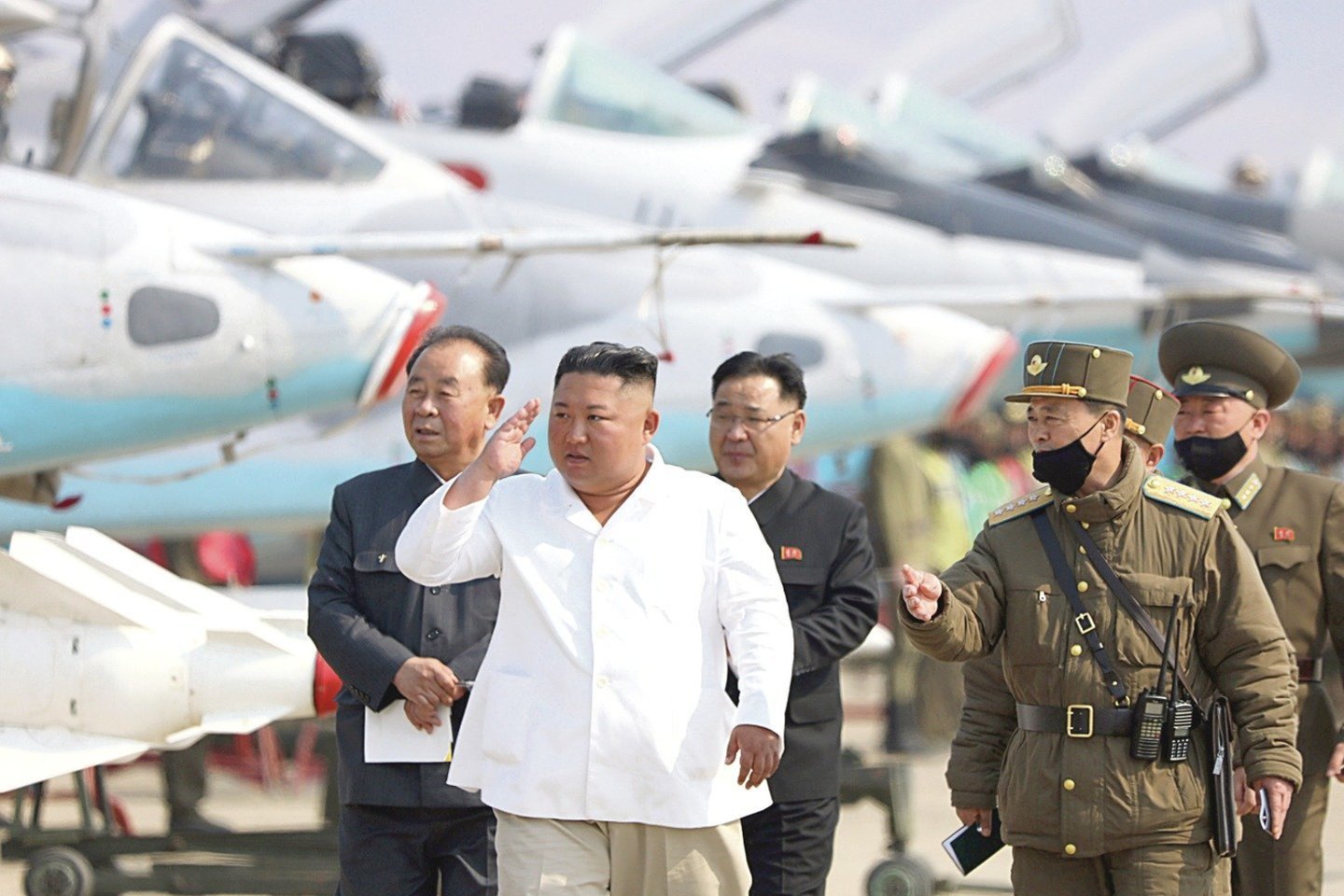 Jau daugiau kaip pusę mėnesio Kim Jong-unas nesirodė viešumoje.<br>„Reuters“/„Scanpix“ nuotr.