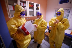 Europoje užsikrėtusių koronavirusu skaičius viršijo 1,5 milijono, į juodojo sąrašo dešimtuką pateko Rusija