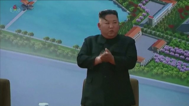 Kim Jong-unas pasirodė viešumoje, tačiau įrašo autentiškumas kelia abejonių