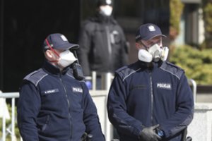 Įsimylėjusios paauglės nusikaltimas: pranešė apie bombą, nes pasiilgo vaikino