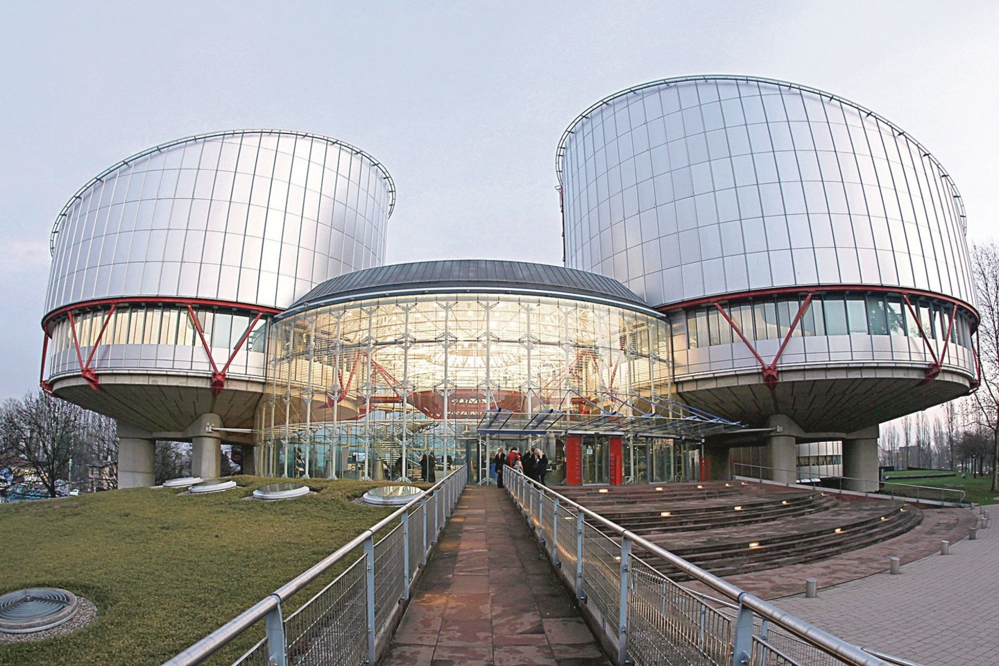 ​Europos Žmogaus Teisių Teismas (EŽTT) antradienį paskelbė, kad Rumunija pažeidė buvusios šalies antikorupcinio biuro vadovės Lauros Codrutos Kovesi teisę į teisingą teismą ir teisę į žodžio laisvę.<br>AFP/„Scanpix“ nuotr.