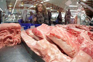 Po patikrų Lietuvoje – atrastos 6,2 tonos nesaugios paukštienos