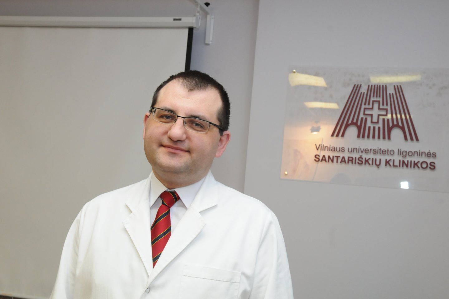 Santaros klinikų Šeimos medicinos centro vadovas VU Medicinos fakulteto profesorius Vytautas Kasiulevičius.<br>P.Katauskio nuotr.