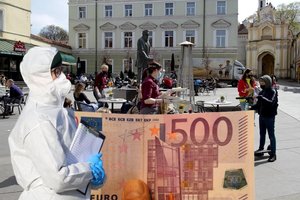 Paskelbė 7 punktų planą, kaip Lietuva turėtų švelninti karantiną: siūlo po 500 eurų kiekvienam