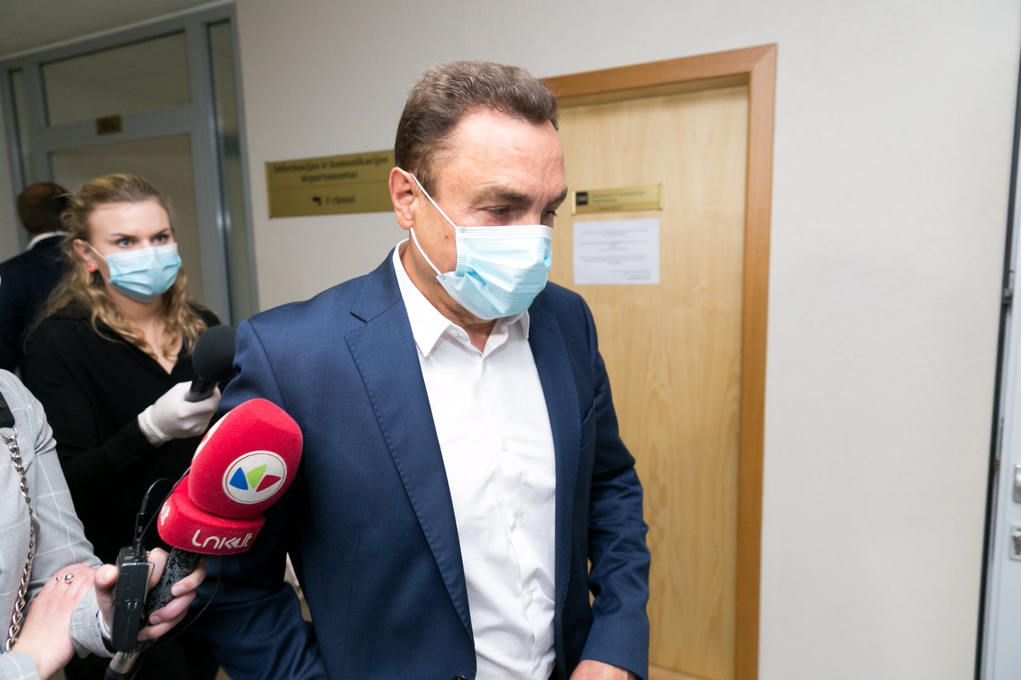 Seimo narys P.Gražulis moters jam mestus kaltinimus dėl išžaginimo sodyboje Trakų rajone vadino visišku absurdu.<br>T.Bauro nuotr.