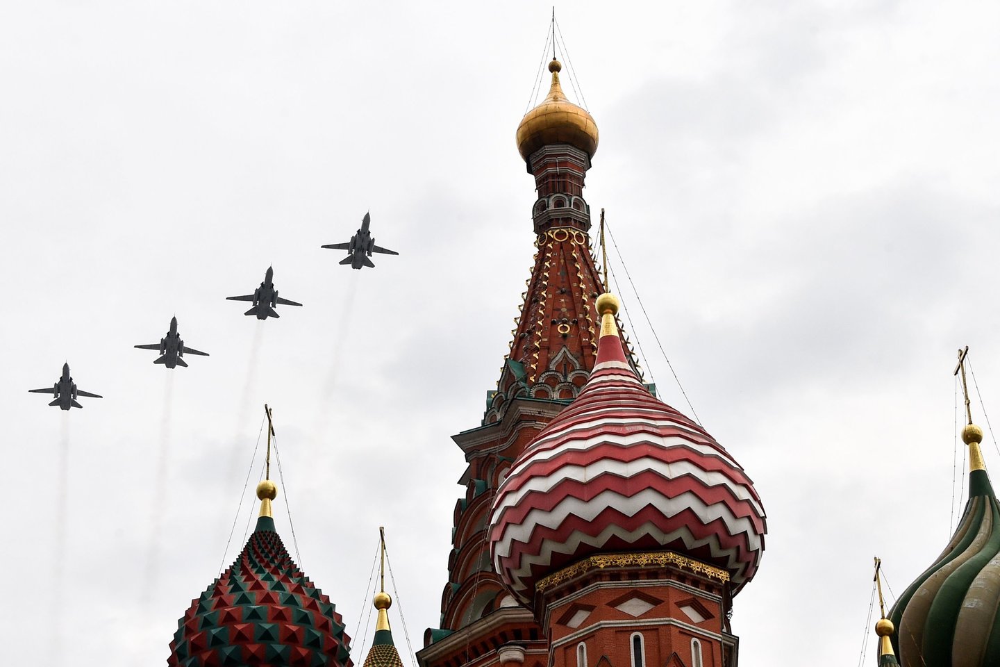  Gegužės 4-oji. Gegužės 9-osios parado repeticija Rusijoje.<br> AFP/Scnapix nuotr.