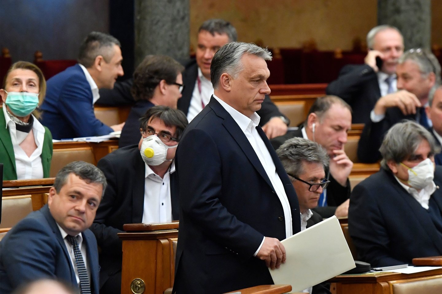 Vengrijos, Serbijos ir Juodkalnijos po beprecedenčio atsimetimo nebegalima vadinti demokratijomis, trečiadienį pareiškė žmogaus teisių organizacija „Freedom House“, atkreipdama dėmesį į ypač „staigų“ vengrų premjero Viktoro Orbano „režimo“ kritimą metiniame organizacijos reitinge.<br> AFP/Scanpix  nuotr.