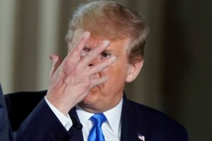 D. Trumpas vetavo priemonę, ribojančią jo galias kariauti Irane