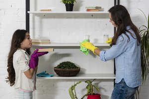 Penki būdai, kaip žaidimų pagalba įpratinti vaiką tvarkytis namuose